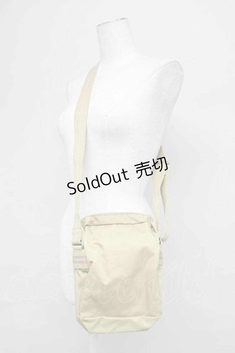 画像2: 【SALE】INGEBORG / ナイロンポシェット  ベージュ T-25-10-29-014-LO-BG-SA-ZTK026 (2)
