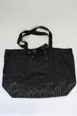 INGEBORG / リボンプリントバッグ  黒 T-25-10-29-015-LO-BG-SA-ZT-K026