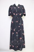 INGEBORG / カーネーションドットプリント半袖ワンピース  ネイビーＸ赤Ｘ緑 T-25-10-30-033-LO-OP-SA-ZT