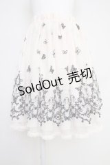 axes femme / 蝶々刺繍チュールスカート  アイボリーＸ黒 T-25-10-30-035-AX-SK-SA-ZI