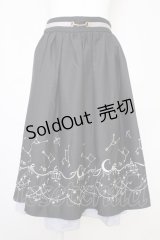 axes femme POETIQUE / 星座刺繍ビットデザインスカート  黒 T-25-10-30-040-AX-SK-SA-ZI