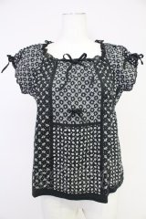 PINK HOUSE / パッチワーク風プリント半袖ブラウス  黒Ｘ白 T-25-10-30-016-LO-BL-SA-ZI