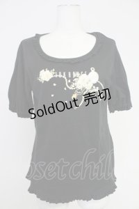 PINK HOUSE / パールネックレスローズプリントカットソー  黒Ｘ白 T-25-10-30-018-LO-TO-SA-ZI