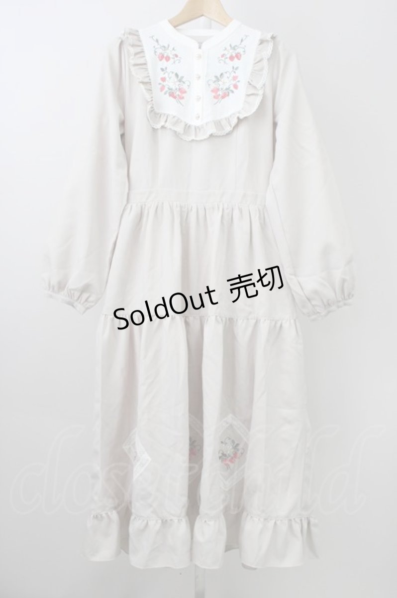 画像1: axes femme POETIQUE / ブロッキングベリー刺繍ワンピース M ベージュ T-25-11-09-037-AX-OP-SA-ZH (1)
