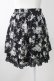 画像2: axes femme / エンジェルローズプリントスカート  黒Ｘ白 T-25-11-09-051-AX-SK-SA-ZT (2)