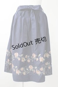 axes femme / ばら刺繍フレアスカート M 紺 T-25-11-09-053-AX-SK-SA-ZT