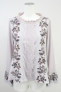 axes femme / ミュルーズ染織美術館コラボ/刺繍入りフレア袖ブラウス M グレージュ T-25-11-09-017-AX-BL-SA-ZT509