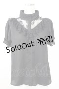 Jamie エーエヌケー / レーススタンドカラー半袖ブラウス  ブラック T-25-11-14-017-LO-BL-SA-ZI