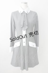 MIHO MATSUDA / ネクタイ付きワンピース  グレーＸ白 T-25-11-14-019-GO-OP-SA-ZI