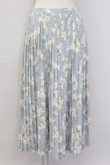 INGEBORG / 白花総柄プリーツスカート  サックス T-25-11-15-046-LO-BL-SA-ZI