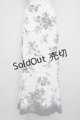 INGEBORG / フラワープリントスカート  白Ｘグレー T-25-11-20-005-LO-SK-SA-ZT