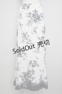 INGEBORG / フラワープリントスカート  白Ｘグレー T-25-11-20-005-LO-SK-SA-ZT