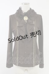 axes femme / カメオブローチ付きハイネックシフォンフリルカットソー  ブラウン T-25-11-23-013-AX-TO-SA-ZI