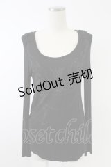 HONEY / ネックレスプリントカットソー 黒Ｘ紫  T-25-11-23-016-HN-TO-SA-ZI