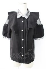 Rojita / ラッフル肩開き半袖ブラウス  黒Ｘ白 T-25-11-28-013-LO-BL-SA-ZI