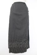 INGEBORG / ドット柄キルト風スカート  黒Ｘ白 T-25-11-28-027-LO-SK-SA-ZI