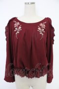 axes femme POETIQUE / 肩あきバラ刺繍トップス  ボルドー T-25-12-03-016-AX-TO-SA-ZT