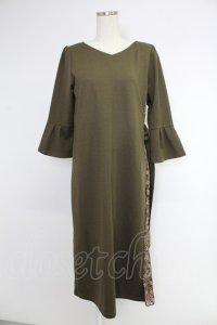 axes femme / サイドプリーツ七分袖ワンピース  オリーブ T-25-12-03-031-AX-OP-SA-ZI