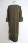 画像2: axes femme / サイドプリーツ七分袖ワンピース  オリーブ T-25-12-03-031-AX-OP-SA-ZI (2)