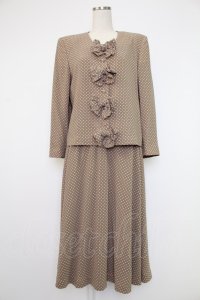 INGEBORG / リボン使いドットセットアップ  ベージュ T-25-12-07-032-LO-OP-OW-ZT