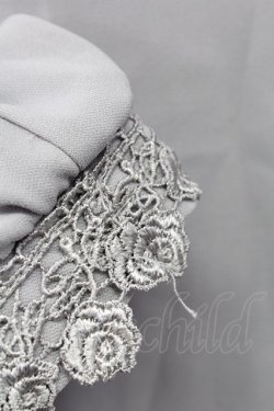 画像5: axes femme / 肩フリルお花モチーフ付きブラウス M グレー T-25-12-11-022-AX-TO-SA-ZT