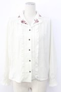axes femme / 開襟お茶会刺繍ブラウス  キナリ T-25-12-11-011-AX-BL-SA-ZT