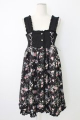 axes femme / フラワープリント編み下げジャンパースカート  黒 T-25-12-17-028-AX-OP-SA-ZT