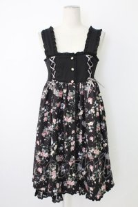 axes femme / フラワープリント編み下げジャンパースカート  黒 T-25-12-17-028-AX-OP-SA-ZT