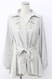 axes femme / バラ刺 ストライプシャツプルオーバー M グレー T-25-12-18-007-AX-BL-SA-ZT