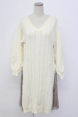 axes femme / サイドプリーツニットワンピース M ホワイト T-25-12-18-015-AX-OP-SA-ZT