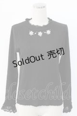 axes femme / キラキラお花ビジューリブプルオーバー  ブラック T-25-12-18-003-AX-TO-SA-ZT