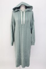 画像1: axes femme / 袖刺繍パーカーニットワンピース  サックス T-25-12-18-020-AX-OP-SA-ZT456 (1)