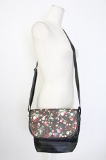 画像1: PINK HOUSE / Shoulder Bag Book  黒Ｘ赤Ｘ白 T-25-12-19-042-LO-BG-SA-ZTK024 (1)