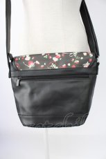 画像2: PINK HOUSE / Shoulder Bag Book  黒Ｘ赤Ｘ白 T-25-12-19-042-LO-BG-SA-ZTK024 (2)