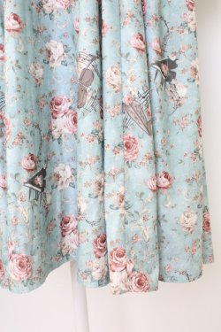 画像4: axes femme / 音楽と薔薇柄ドレス風ワンピース  青 T-25-12-21-026-AX-OP-SA-ZT