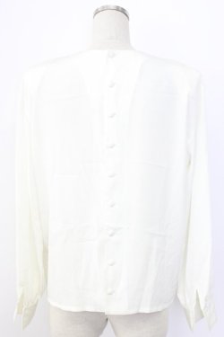 画像2: INGEBORG / ピンタック後ろボタンブラウス  アイボリー T-25-12-22-001-LO-BL-SA-ZT