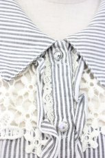 画像4: axes femme / 肩レース使いシャツ  黒Ｘ白 T-25-12-22-040-AX-BL-SA-ZT531 (4)