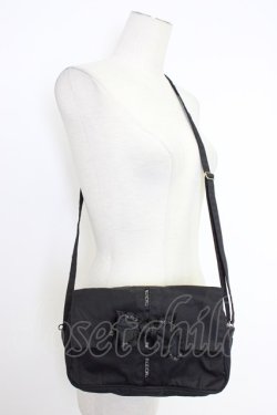 画像1: INGEBORG / ロゴリボンショルダーバッグ  ブラック T-25-12-28-021-LO-BG-SA-ZT