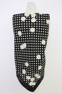 画像2: INGEBORG / カメリアドット柄大判スカーフ  ブラック T-25-12-28-023-LO-ZA-SA-ZT