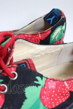 画像8: YOSUKE / いちご柄3ホールシューズ L 赤Ｘ黒 T-26-01-04-028-PU-SH-SA-ZT