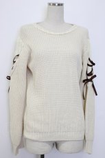 画像1: axes femme / 袖レースアップデザインニット  生成り T-26-01-13-003-AX-TO-SA-ZT531 (1)