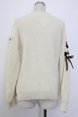 画像2: axes femme / 袖レースアップデザインニット  生成り T-26-01-13-003-AX-TO-SA-ZT531 (2)