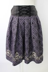 画像1: axes femme / Disneyダークオーナメント柄スカート  パープル T-26-01-18-026-AX-SK-SA-ZT570 (1)