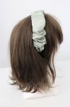画像2: Maison de FLEUR / サテンギャザーカチューシャ  グリーン T-26-01-18-032-LO-AC-SA-ZT485 (2)