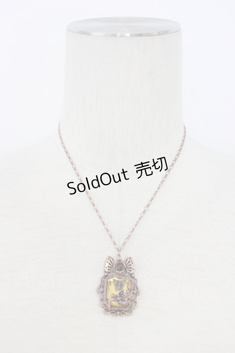 画像1: axes femme / 蝶封入ショートネックレス  ブロンズ T-26-01-21-030-AX-AC-SA-ZT394F006 (1)