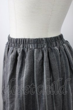 画像3: axes femme / 裾フロッキーローズストライプスカート  グレーＸ黒 T-26-01-21-015-AX-SK-SA-ZT