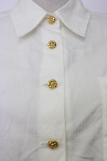 画像7: INGEBORG / カメリアリボン刺繍ポケットシャツ  ホワイト T-26-01-29-001-LO-BL-SA-ZT581 (7)