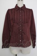 axes femme / 王冠ボタンストライプフリルブラウス  ボルドー T-26-02-02-004-AX-BL-SA-ZT