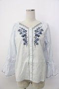 axes femme / 刺繍使いボリューム袖ブラウス M サックス T-26-02-03-013-AX-BL-SA-ZT