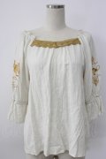 axes femme / アラジン/刺繍トップス M ホワイト T-26-02-08-008-AX-TO-SA-ZT